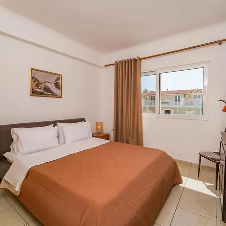 Nyaraló Pedro Navarino 3 *