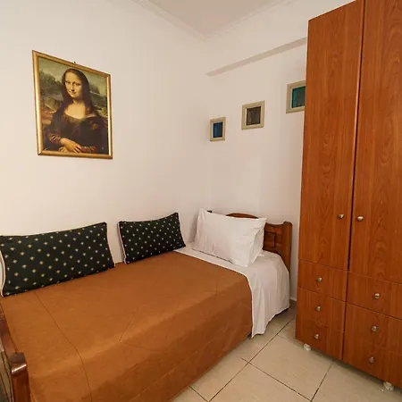 Pedro Navarino 3 *