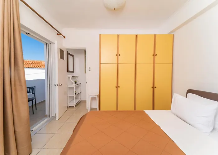 Pedro Navarino 3 Laganas